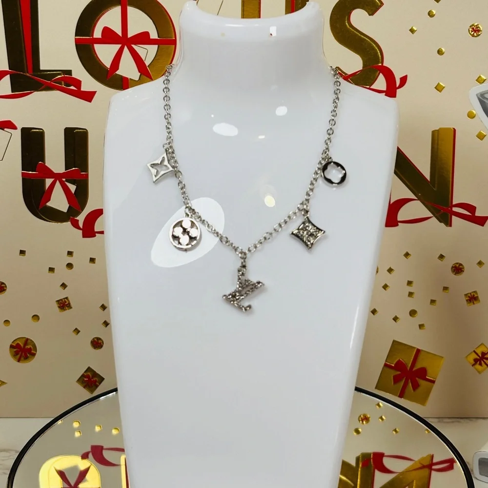 A-1FN-18: NECKLACE: Silver Chain Necklace w/Charms, NWOT
